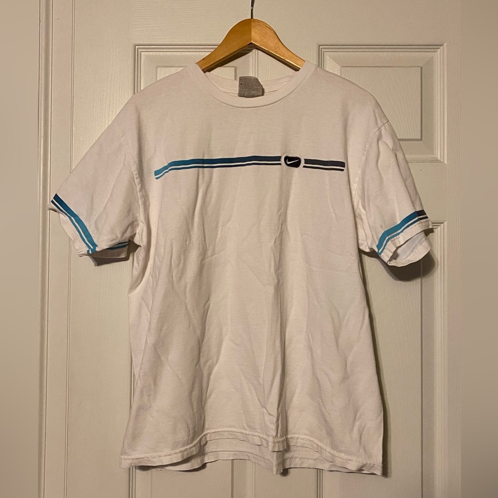 Vintage 90’s NIKE White/Blue T-Shirt (Size Medium) Embroidered Logo